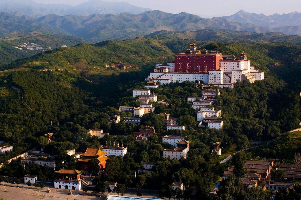 承德，高科技革新力量重塑未来生活体验